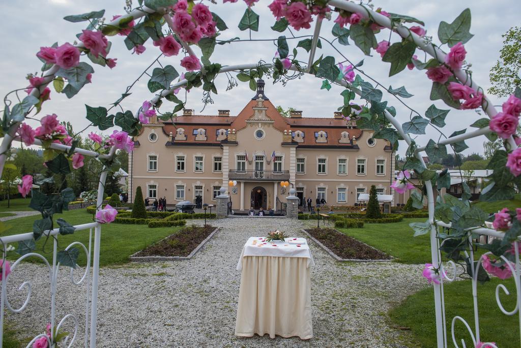 Hotel Zamek Berchtold Strančice Exterior foto