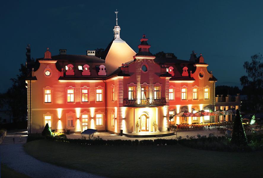 Hotel Zamek Berchtold Strančice Exterior foto