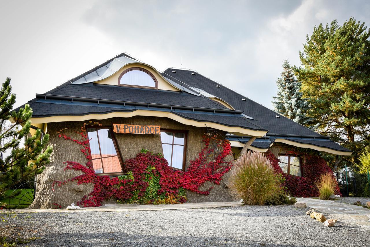 Hotel Zamek Berchtold Strančice Exterior foto